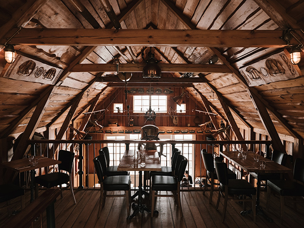 Relooking de meubles en bois ? Pensez à l'aérogommage !