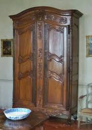 Décapez une vieille armoire par aérogommage