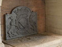 Plaque de fonte de cheminée - décrassage avec aérogommeuse