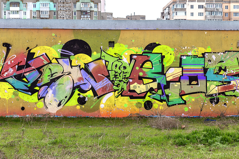 Décapage des graffitis avec le bicarbonate de soude